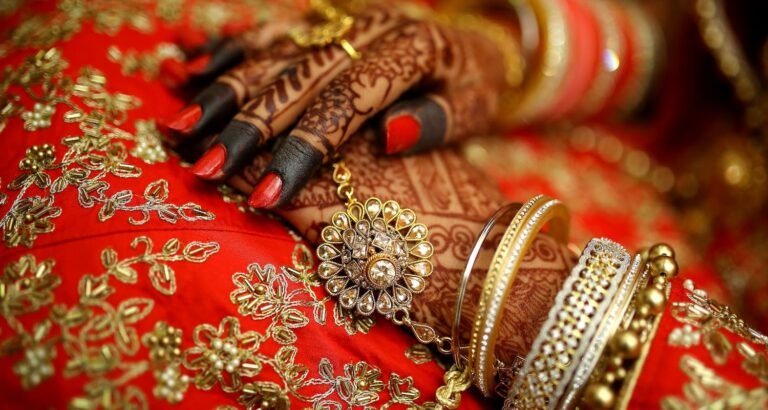 Best Ways To Choose Gold Jewelry Pieces